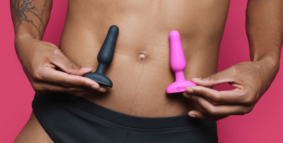 b-Vibe | Novice Plug Vibrating Beginners Butt Plug - Compact Size